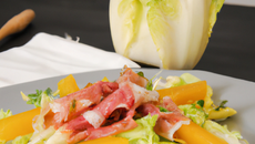 Salade d'endives au jambon et mimolette