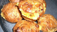 Muffins au jambon, fromage et basilic