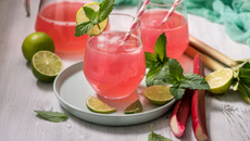 Boisson à la rhubarbe façon citronnade