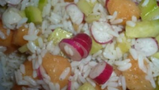 Salade de saison au riz et légumes