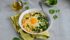 Riz sauté aux épinards et œuf