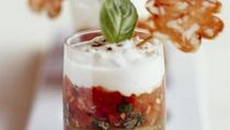 Verrine de tomates à la tapenade