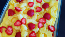 Clafoutis à l'ananas et fraises