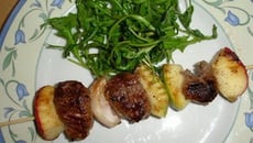 Brochettes de bœuf aux deux pommes