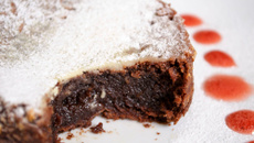 Fondant au chocolat gourmand et gelée de groseilles