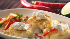 Poisson grillé aux légumes croquants