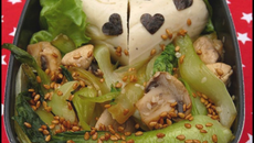 Bok choi sauté aux champignons et gingembre