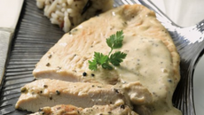 Blancs de volaille à la Crème Isigny Sainte-Mère aux truffes