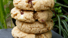 Cookies fraises, carambar et chocolat blanc