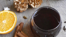 Jus de raisin chaud épicé comme un vin chaud