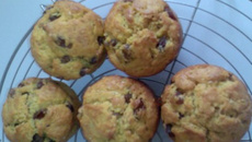 Muffins curry, raisins et sésames