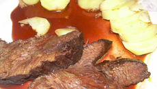 Joue de bœuf braisé au vin rouge