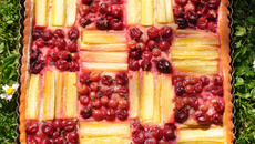 Tarte rhubarbe fruits rouges