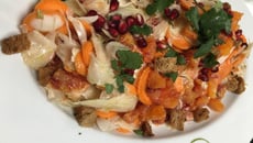 Salade croquante de légumes printaniers, sauce césar