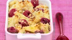 Crumble aux framboises et aux poires