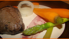 Pavé de cerf à la sauce au vin confiturée et sa géométrie de légumes