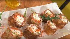 Makis de crêpes au saumon et chèvre frais