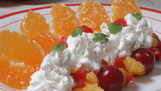 Chantilly au kirsch, flûtes sucrée et salade d'oranges