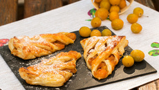 Feuilletés aux mirabelles confites