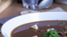 Soupe à la bière brune