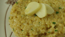 Risotto au riz complet et à l'ail blanc de Lomagne