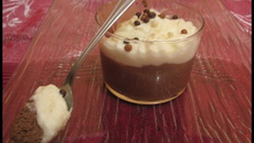 Duo de mousses choco-poire en verrine