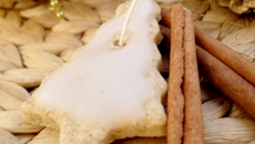 Petits sablés de Noël à la cannelle & glaçage au sucre glace