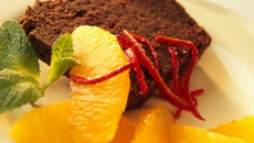 Fondant au chocolat et salade d'oranges aux zestes confits