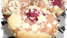 Moelleux tout framboise chapeau de crumble