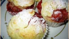 Muffins aux coulis de fraise et rhubarbe