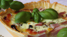 Quiche au jambon et basilic