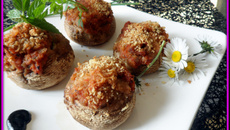 Champignons farcis à la viande ail persil