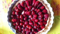 Tarte aux fraises et à la confiture de groseille