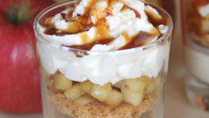 Verrine de pommes poêlées sur lit de pain d'épices