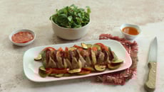 Filet mignon de porc façon hasselback aux légumes du soleil, chorizo et mozzarella