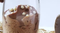 Mousse aérienne au chocolat au lait et cannelle