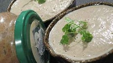 Velouté d'aubergines aux amandes