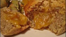 Moelleux tonka noisettes, cœur coulant à la mirabelle