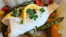 Cabillaud en papillote à l'orientale et son aumonière de légumes