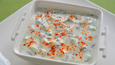 Soupe de yaourt glacée aux couleurs basques