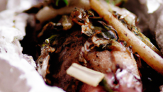 Gigot d'agneau mariné en papillote