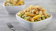 Crumble parmesan de Petits Pois carottes au curry