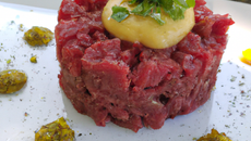 Tartare de bœuf aux deux sauces