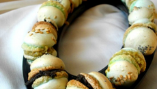 Macarons à la tapenade