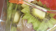 Salade vitaminée et crevettes au miel