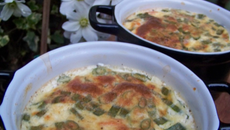 Flans à la truite fumée et aux oignons nouveaux