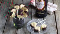 Mini roulés de crêpes au rhum et à la banane