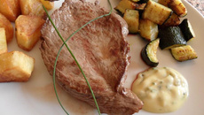 Beefsteak Charolais à la sauce tartare ou Ravigotte