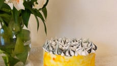 Layer cake meringué citron pavot