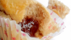 Muffins moelleux à la confiture de fraises